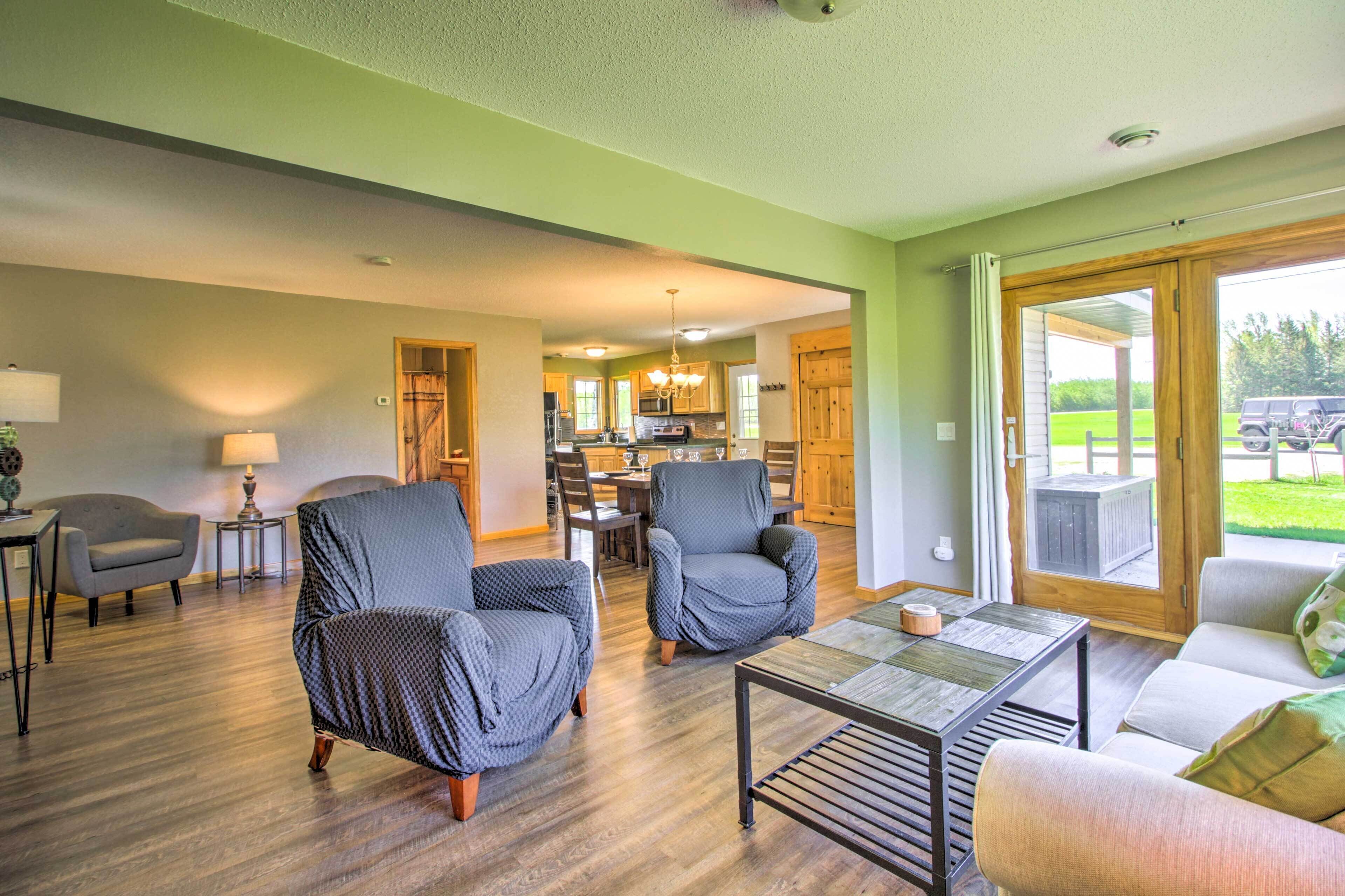 House (3 Bedrooms) | Interior