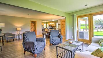 House (3 Bedrooms) | Interior