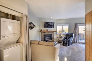 Apartment (1 Bedroom) | Interior - 4 Mi to Keystone Resort: Dillon Condo w/ Patio (Dillon)