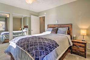 Apartment (1 Bedroom) | Interior - 4 Mi to Keystone Resort: Dillon Condo w/ Patio (Dillon)