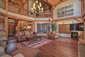 House (4 Bedrooms) | Interior
