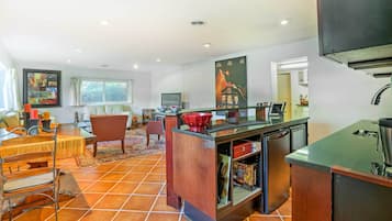 Apartment (1 Bedroom) | Interior