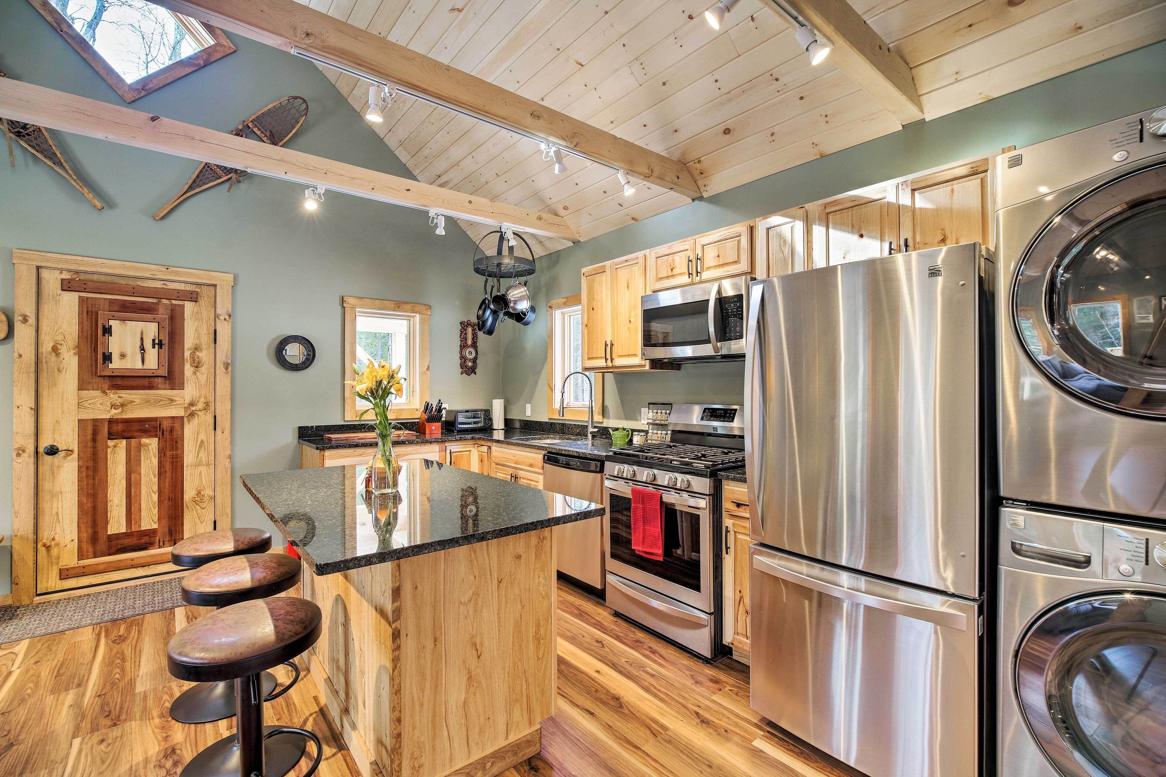 Newly Built Cabin w/ Hot Tub - 16 Mi to Stowe Mtn!