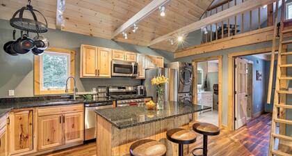 Newly Built Cabin w/ Hot Tub - 16 Mi to Stowe Mtn!