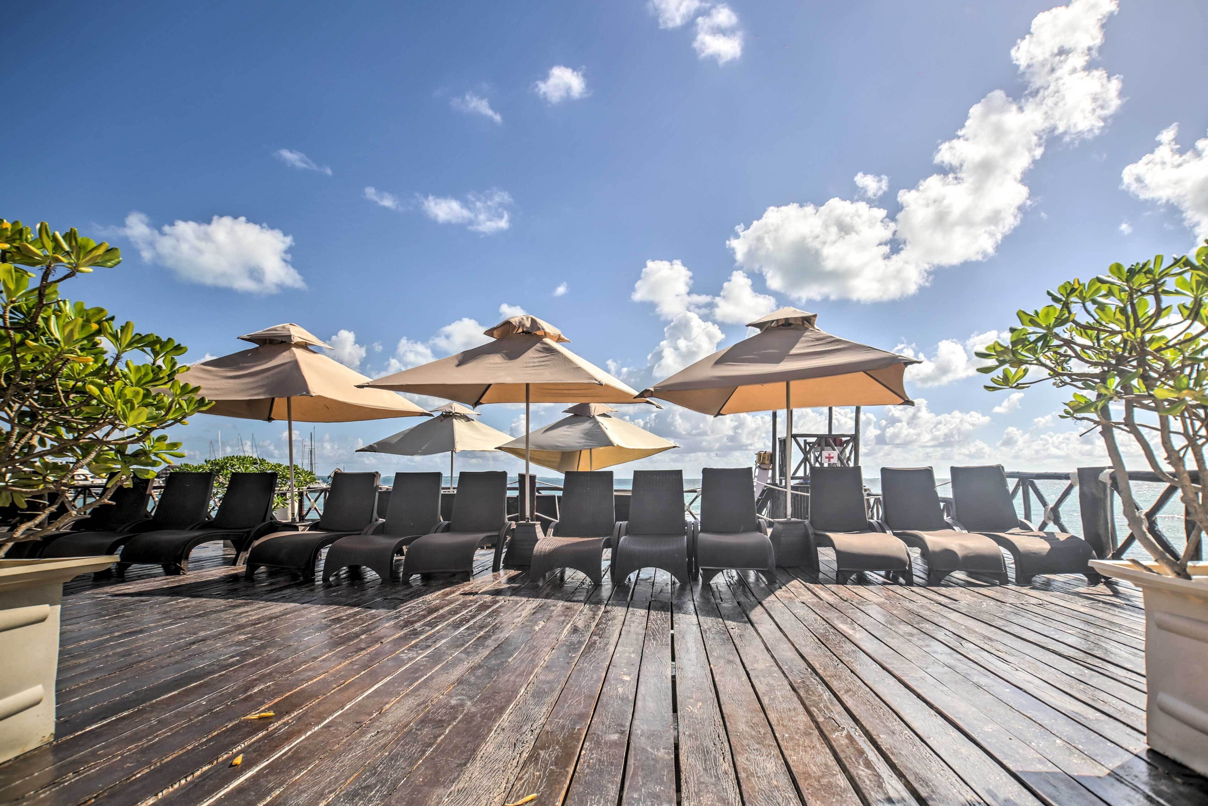 Oceanfront Cancun Condo W/loft in All Ritmo Resort