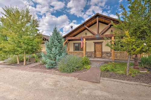 Secluded Sterling Abode: Near Palisade State Park!