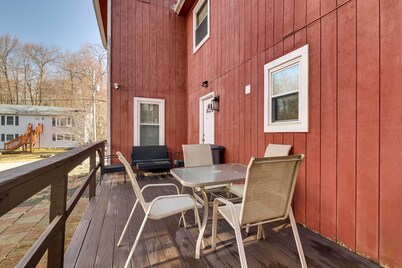 Furnished Deck & Fire Pit: Home in Tobyhanna