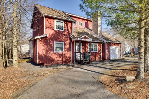 Furnished Deck & Fire Pit: Home in Tobyhanna