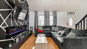 House (4 Bedrooms) | Interior