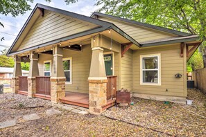 Apartment (0 Bedroom) | Interior - Sun-lit Studio ~ 2 Mi to Downtown Austin! (Austin)