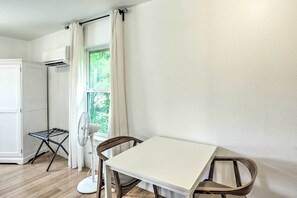 Apartment (0 Bedroom) | Interior - Sun-lit Studio ~ 2 Mi to Downtown Austin! (Austin)