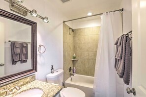 Apartment (0 Bedroom) | Interior - Sun-lit Studio ~ 2 Mi to Downtown Austin! (Austin)