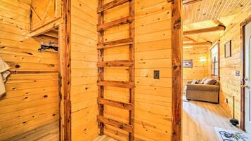 House (1 Bedroom) | Interior