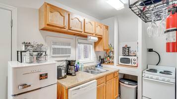 Apartment (1 Bedroom) | Interior