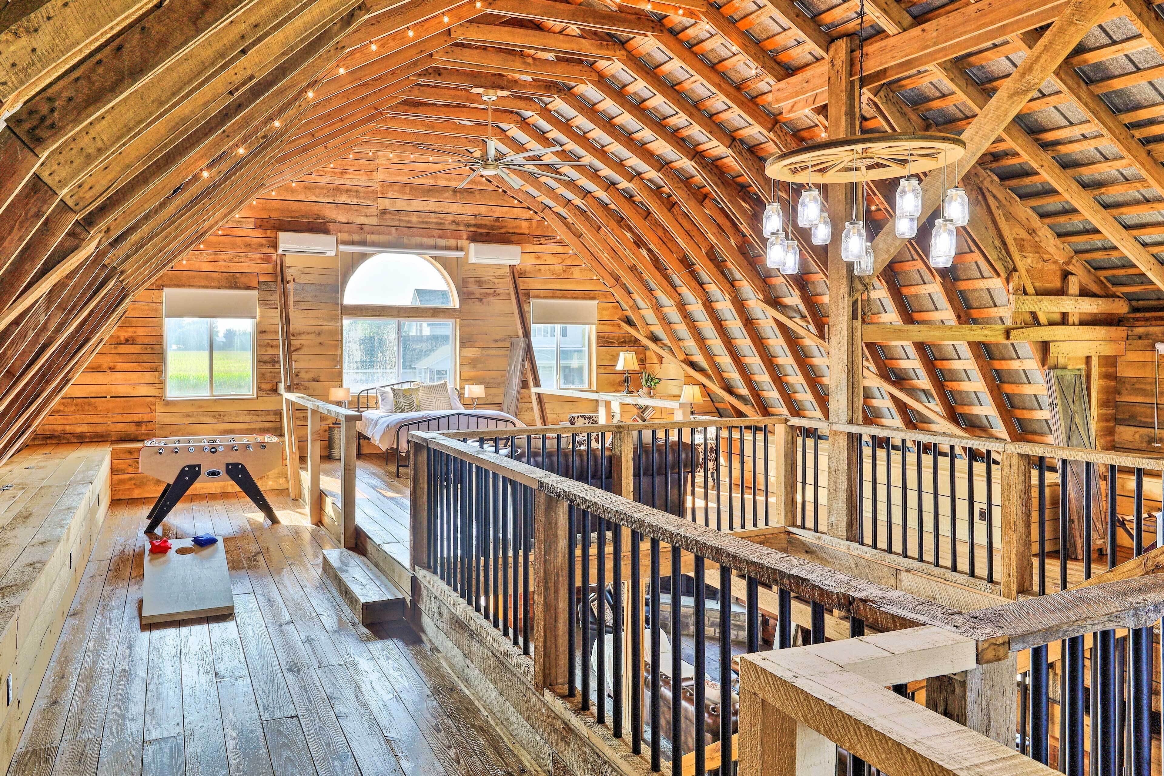 Charming Jeffersonville Barndominium w/ Fire Pit!