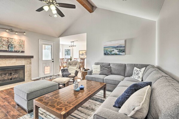 House (3 Bedrooms) | Interior