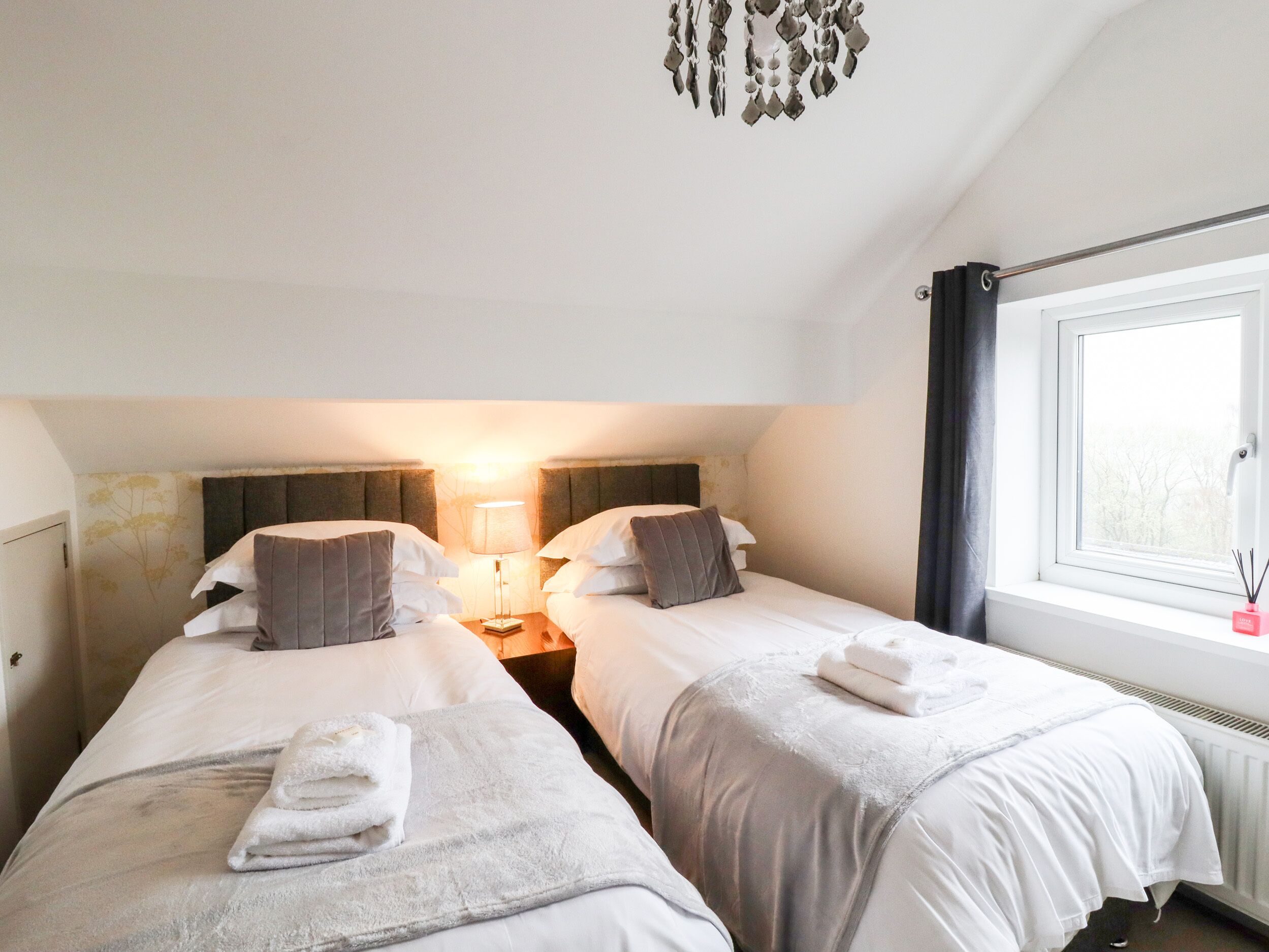 2 bedrooms, individually decorated, individually furnished, free WiFi