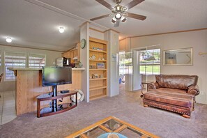 House (3 Bedrooms) | Interior - Spacious House ~ 1 Mi to Lake & Boat Ramp! (Butler)