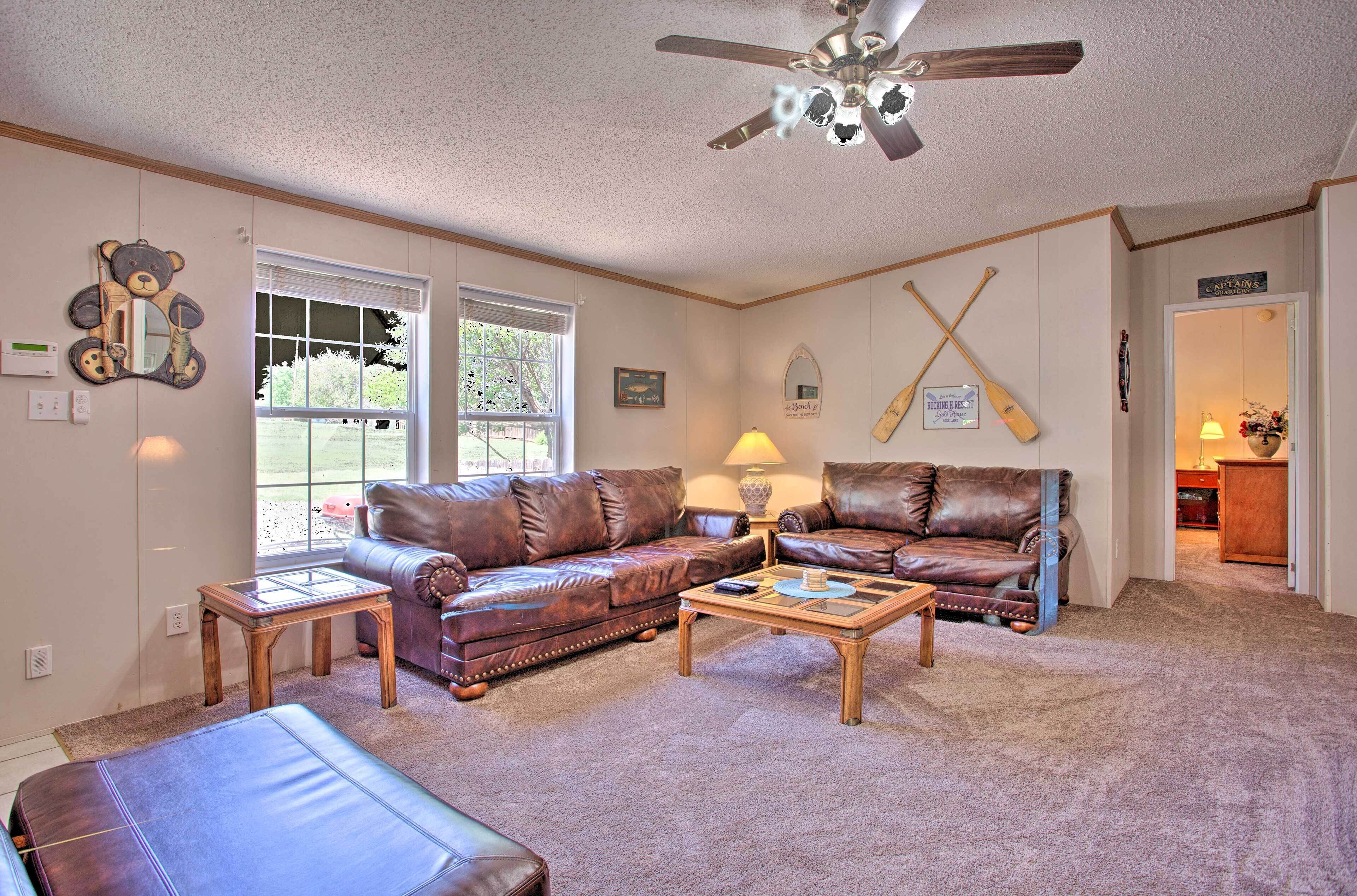 Spacious House ~ 1 Mi to Lake & Boat Ramp!