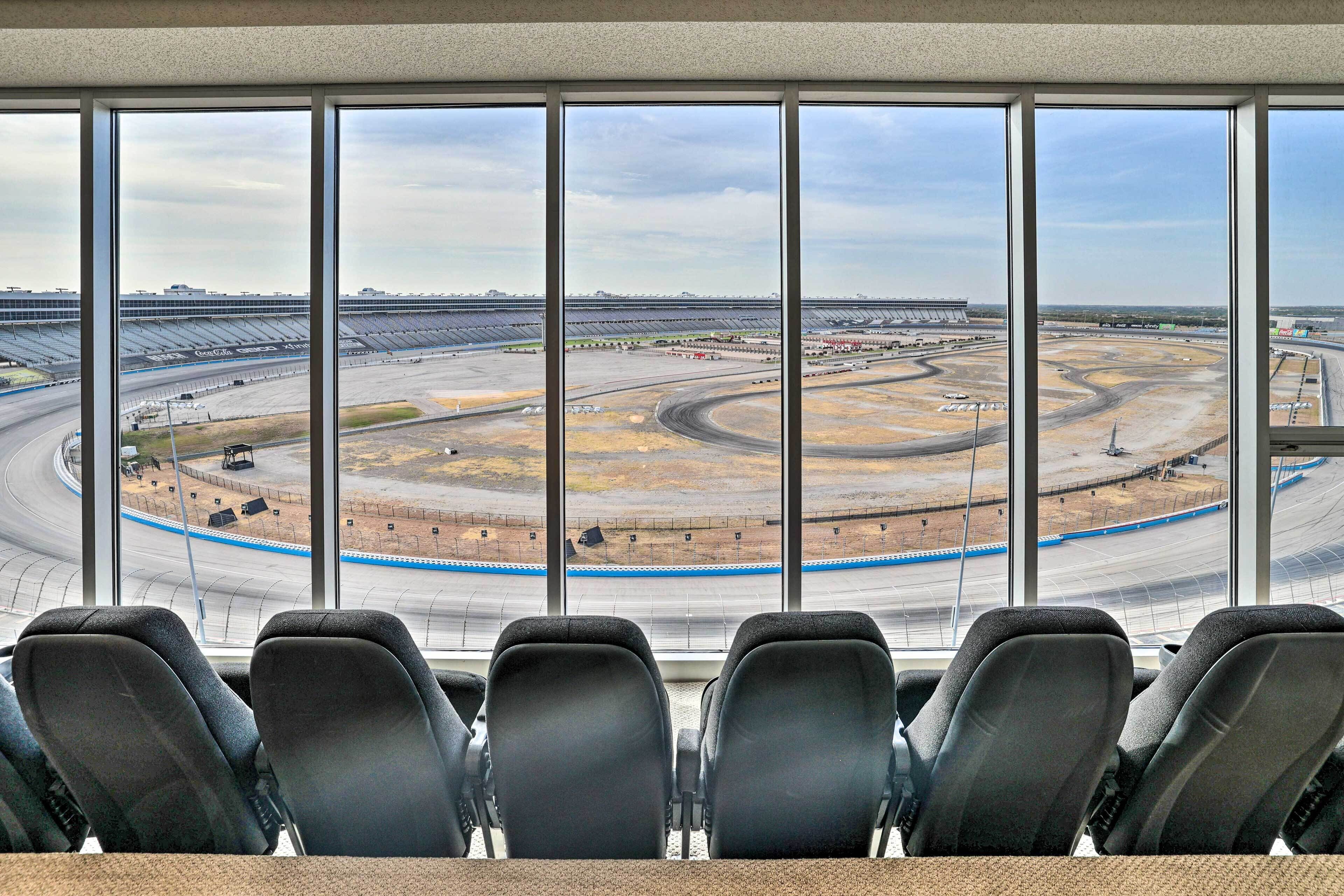 Upscale Fort Worth Condo w/ Racetrack Views!