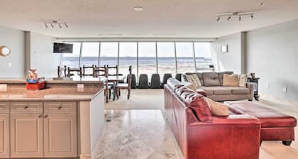 Shop & Dine: Fort Worth Condo w/ Racetrack Views!