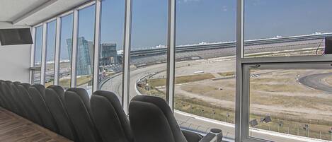 Apartment (2 Bedrooms) | Front of property