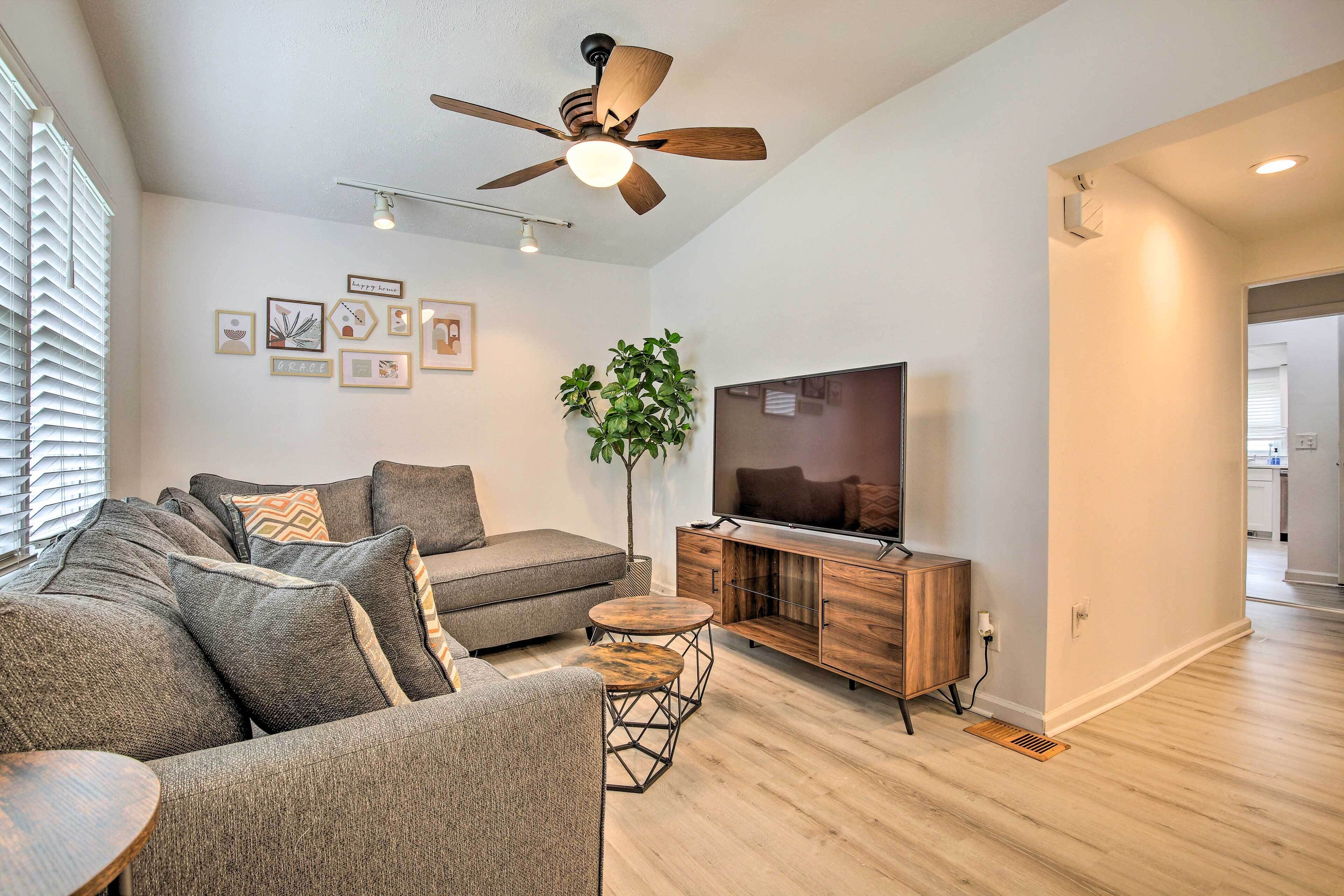 Charming Home ~ 6 Mi to Downtown New Haven!