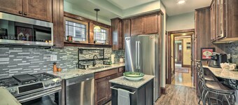 Elegant Superior Getaway < 2 Mi to Downtown!