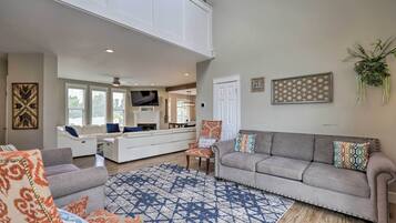 House (5 Bedrooms) | Interior