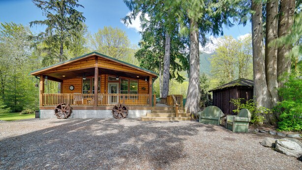 House (3 Bedrooms) | Interior - 'moose Lodge' Cabin w/ Entertainment Gazebo! (Baring)