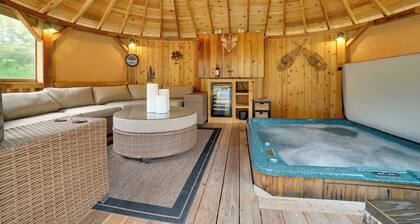'moose Lodge' Cabin w/ Entertainment Gazebo!