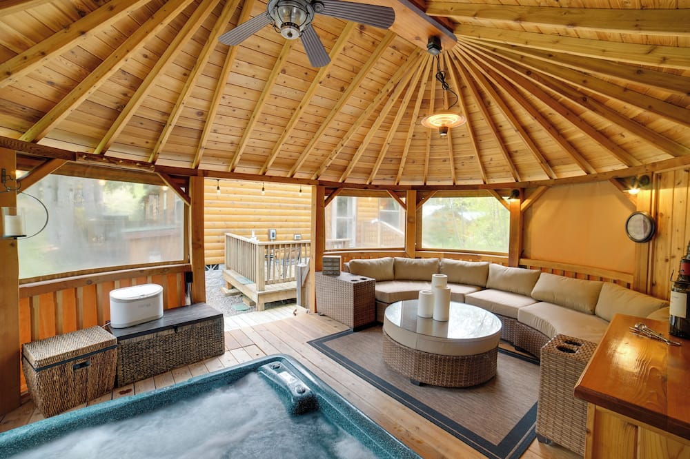 'moose Lodge' Cabin w/ Entertainment Gazebo! - Baring, WA