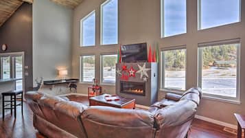 House (3 Bedrooms) | Front of property