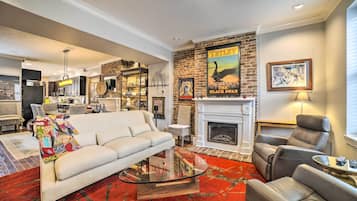 House (3 Bedrooms) | Front of property