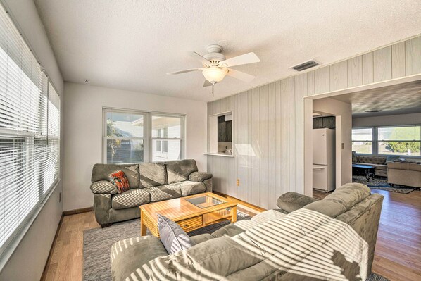 Interior - Punta Gorda Home With Backyard ~ 1 Mile to Dtwn! (Punta Gorda)