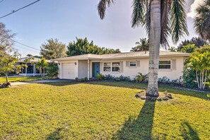 House (2 Bedrooms) | Front of property - Punta Gorda Home With Backyard ~ 1 Mile to Dtwn! (Punta Gorda)
