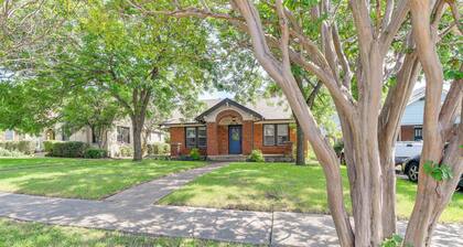 7 Mi to Dtwn Dallas: Cozy Home w/ Yard!