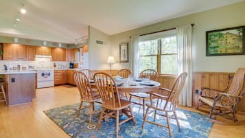 Cottage (2 Bedrooms) | Interior