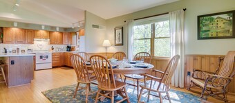 2 Mi to Wineries: Calm Cottage on 90 Acres w/ Barn
