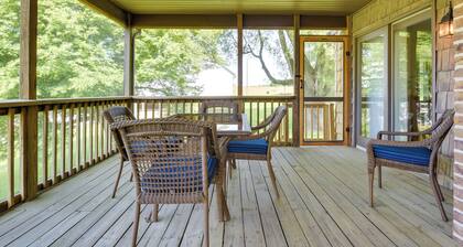 2 Mi to Wineries: Calm Cottage on 90 Acres w/ Barn