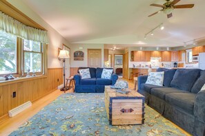 Cottage (2 Bedrooms) | Interior