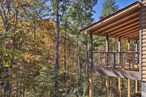 Interior - Pigeon Forge Cabin w/ Hot Tub: 1 Mi to Parkway (Pigeon Forge)