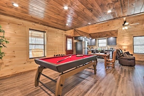 Interior - Pigeon Forge Cabin w/ Hot Tub: 1 Mi to Parkway (Pigeon Forge)