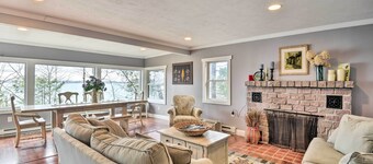 Waterfront Cottage on Sawmill Bay w/ Deck!