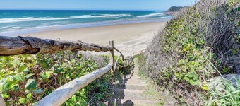 Yachats Gem w/ Private Beach Access, Views
