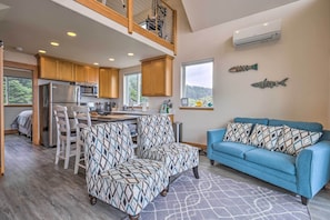 Apartment (2 Bedrooms) | Interior - Chic Beachfront Abode w/ Balcony & Beach Access! (Yachats)