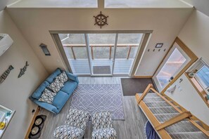 Apartment (2 Bedrooms) | Interior - Chic Beachfront Abode w/ Balcony & Beach Access! (Yachats)