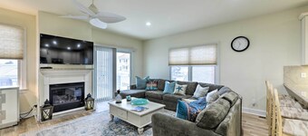Sunny Brigantine Townhome: Walk to Beach