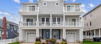 Sunny Brigantine Townhome: Walk to Beach