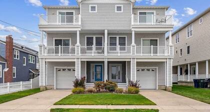 Sunny Brigantine Townhome: Walk to Beach